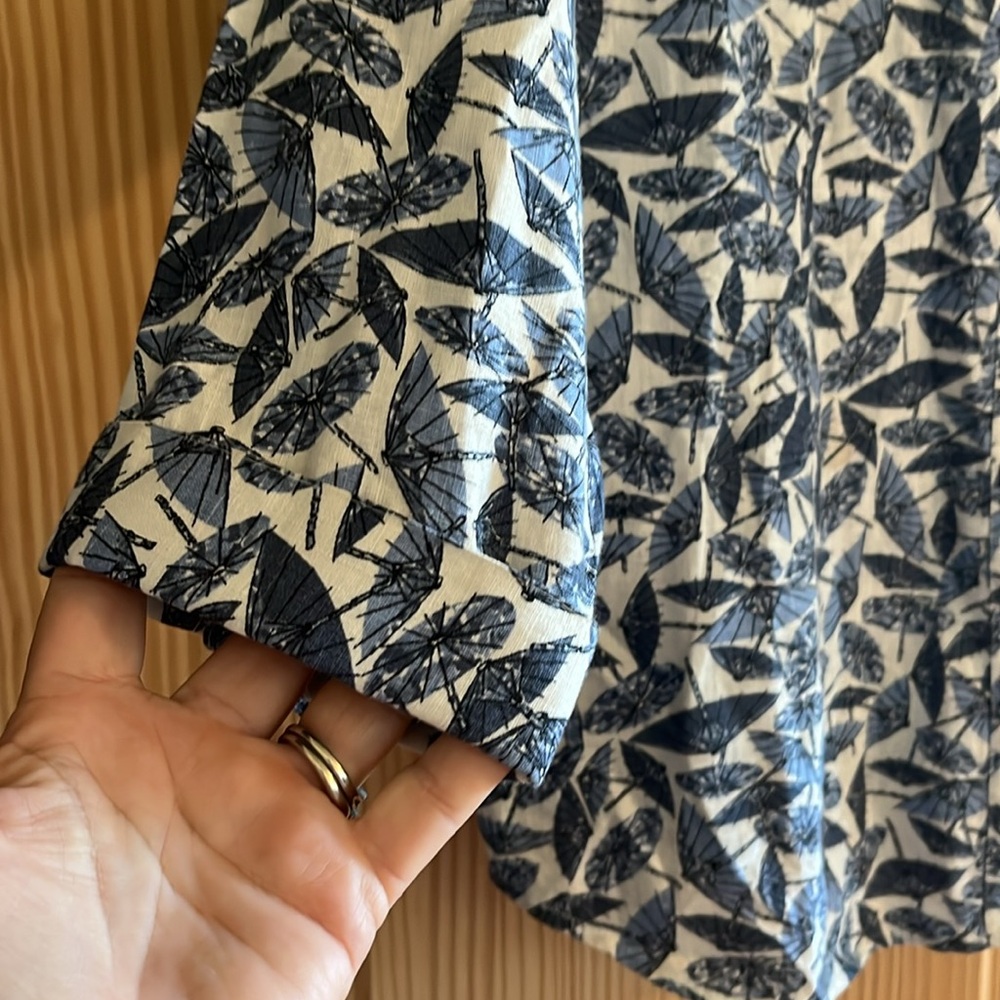 Kate Hill Blue and White 3/4 Sleeve Top Size Large‎ - Picture 3 of 6